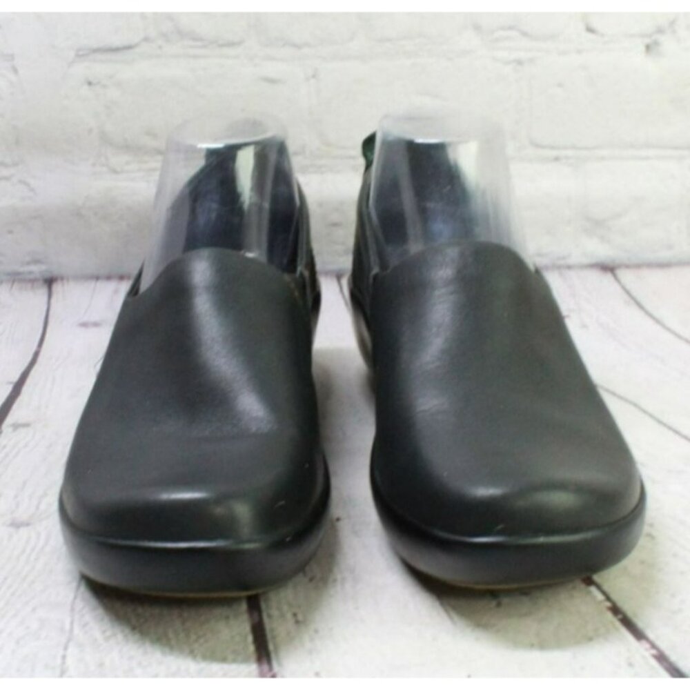 LL Bean Black Leather Slip On Comfort Classic Nursing Clogs Shoes Size 9 M - Picture 4 of 9